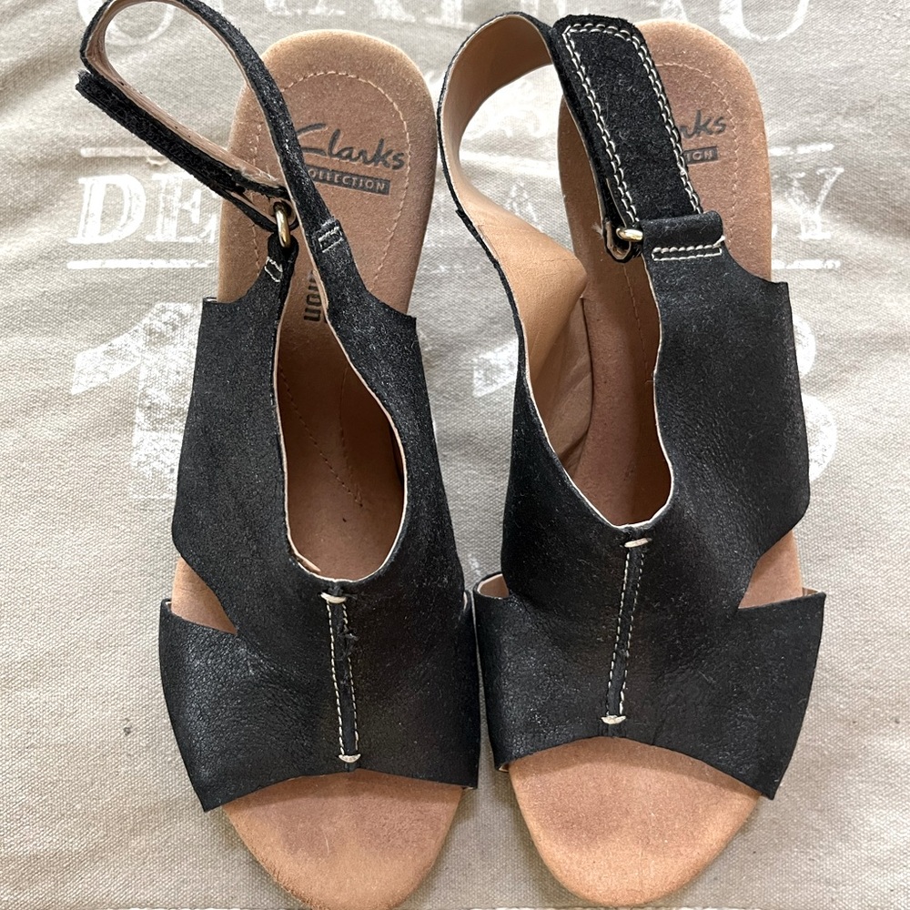 Clarks Black Suede Sandals Size 7 Wide